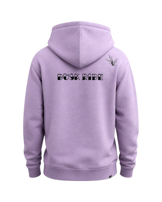 Dusk Ride Premium Heavy Hoodie in Flieder mit Vogel-Backprint und schwarzem Schriftzug auf der Rückseite