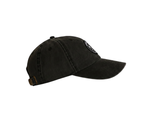 Dusk Ride Vintage Cap Pistons aus schwarzer Baumwolle mit gewebtem Patch in Seitenansicht