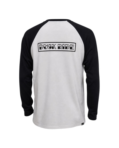 Dusk Ride Raglan Langarmshirt in Weiß und Schwarz mit großem Logo-Backprint aus 100% Baumwolle