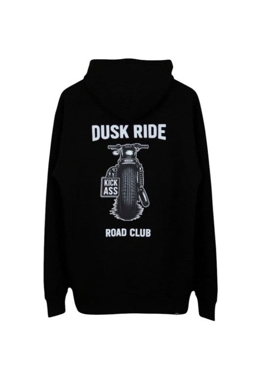 Schwarzer Dusk Ride Heavy Premium Hoodie mit weißem Motorrad-Backprint und Kick Ass Schriftzug auf der Rückseite
