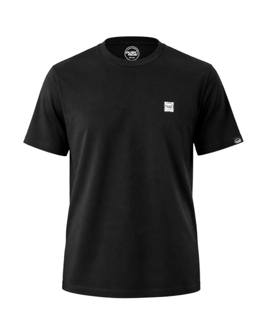 Dusk Ride Premium T-Shirt in Schwarz aus 100% Baumwolle mit kleinem Brustlogo und Rundhalsausschnitt