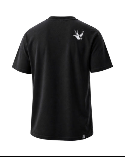 Schwarzes Dusk Ride Premium T-Shirt aus Baumwolle mit weißem Vogel-Motiv als Backprint