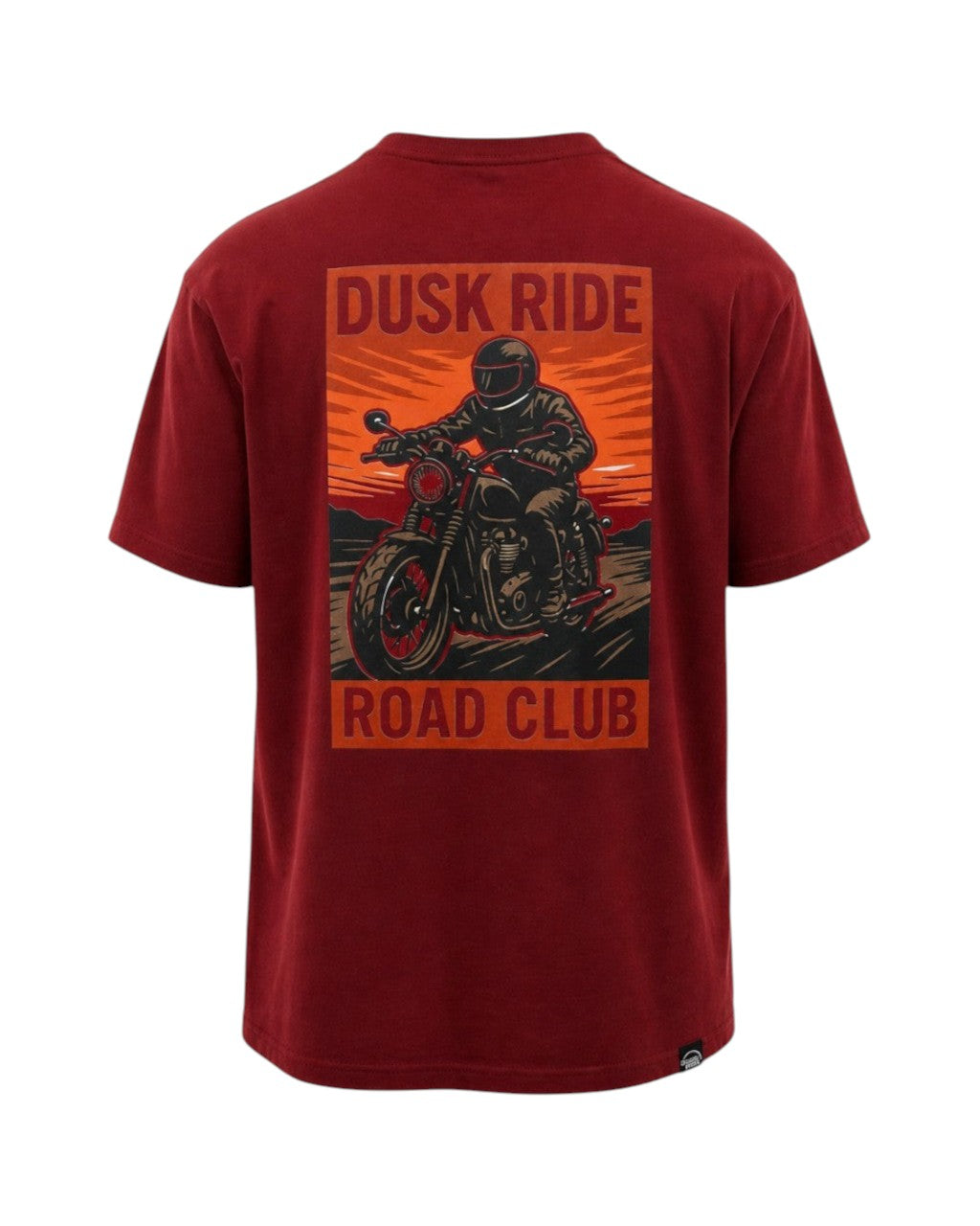 Dusk Ride Premium T-Shirt in Dunkelrot aus 100% Baumwolle mit Sundown Rider Motorrad-Grafik auf dem Rücken