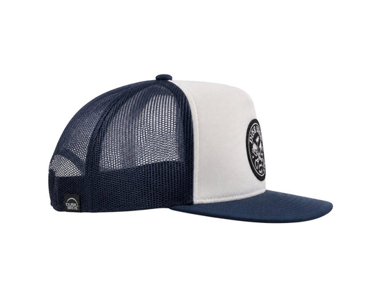 Dusk Ride Trucker Cap in Dunkelblau und Weiß mit gewebtem Pistons-Patch und Snapback-Verschluss