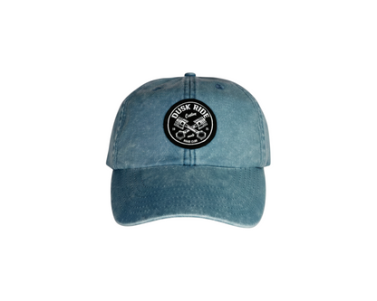 Dusk Ride Vintage Basecap in verwaschenem Blau aus 100% Baumwolle mit rundem Pistons-Patch auf der Vorderseite