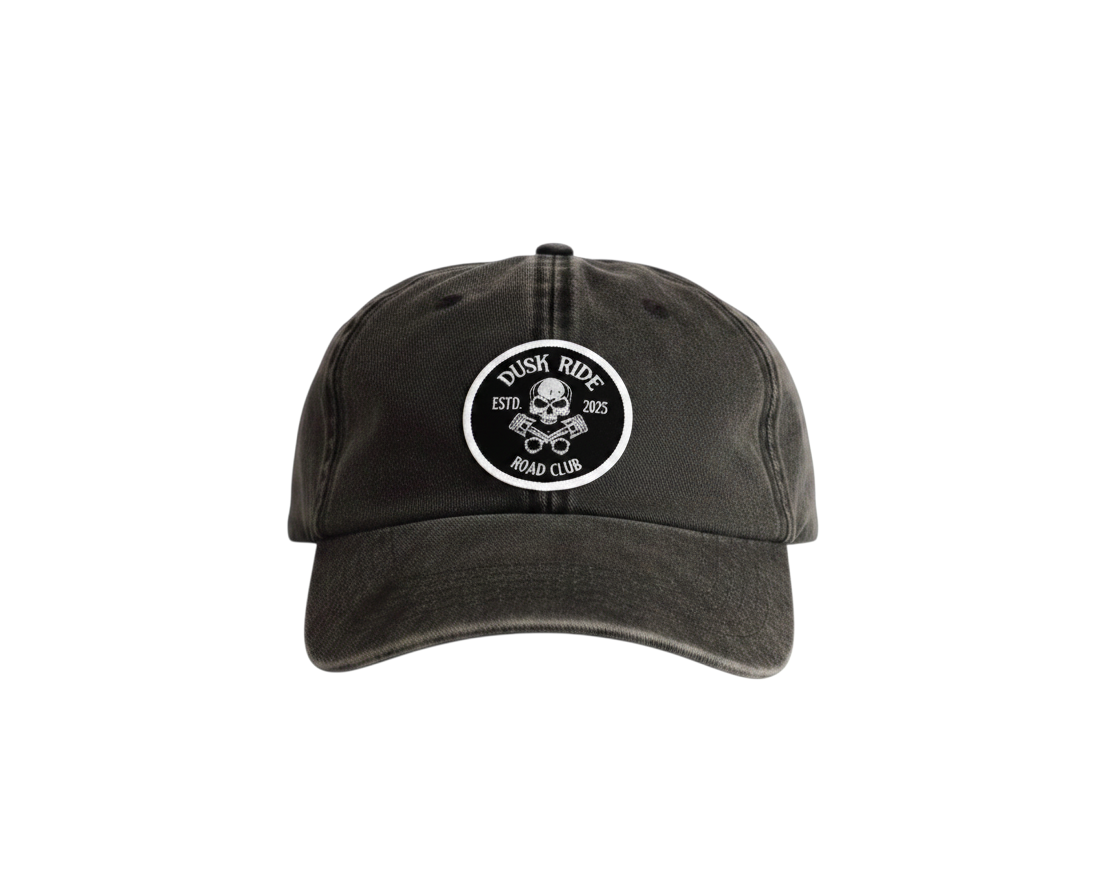 Dusk Ride Vintage Cap in verwaschenem Schwarz aus 100% Baumwolle mit Skull Pistons Patch auf der Vorderseite