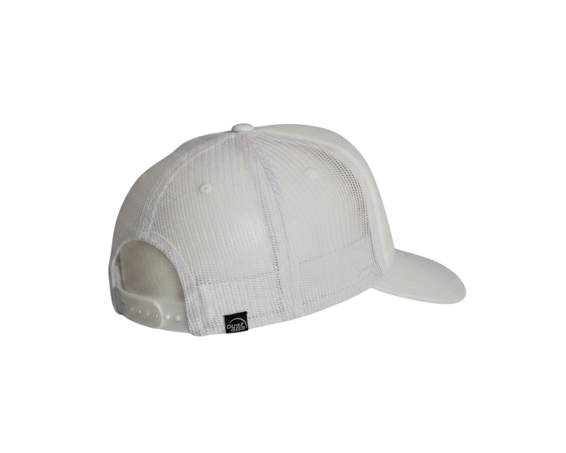 Dusk Ride Trucker Cap in Weiß mit Netzrückseite und verstellbarem Snapback-Verschluss, Rückansicht